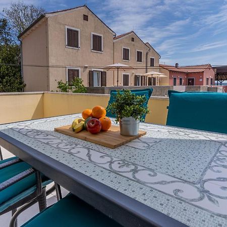 Apartments Dolac ネレジネ エクステリア 写真