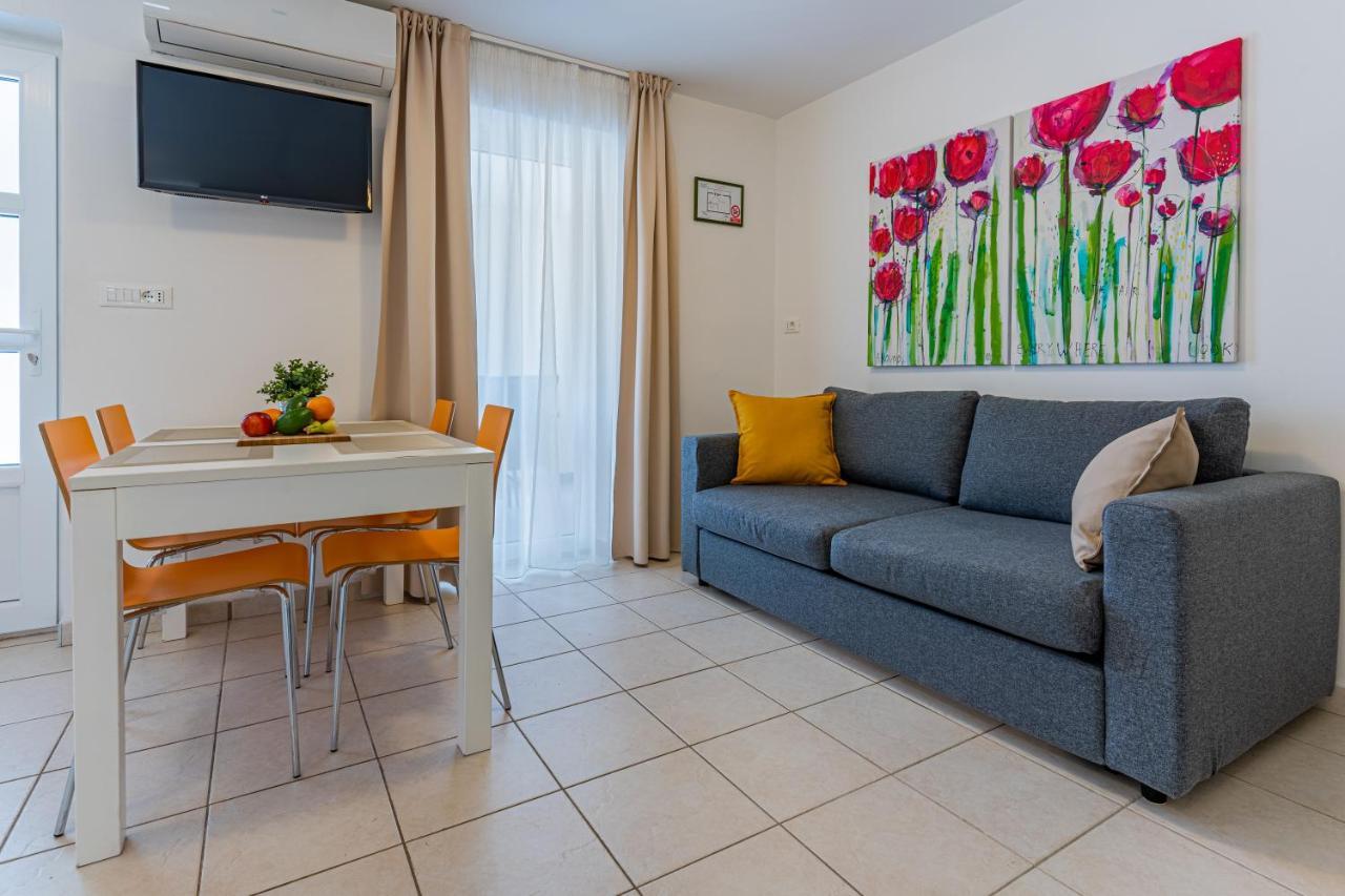 Apartments Dolac ネレジネ エクステリア 写真