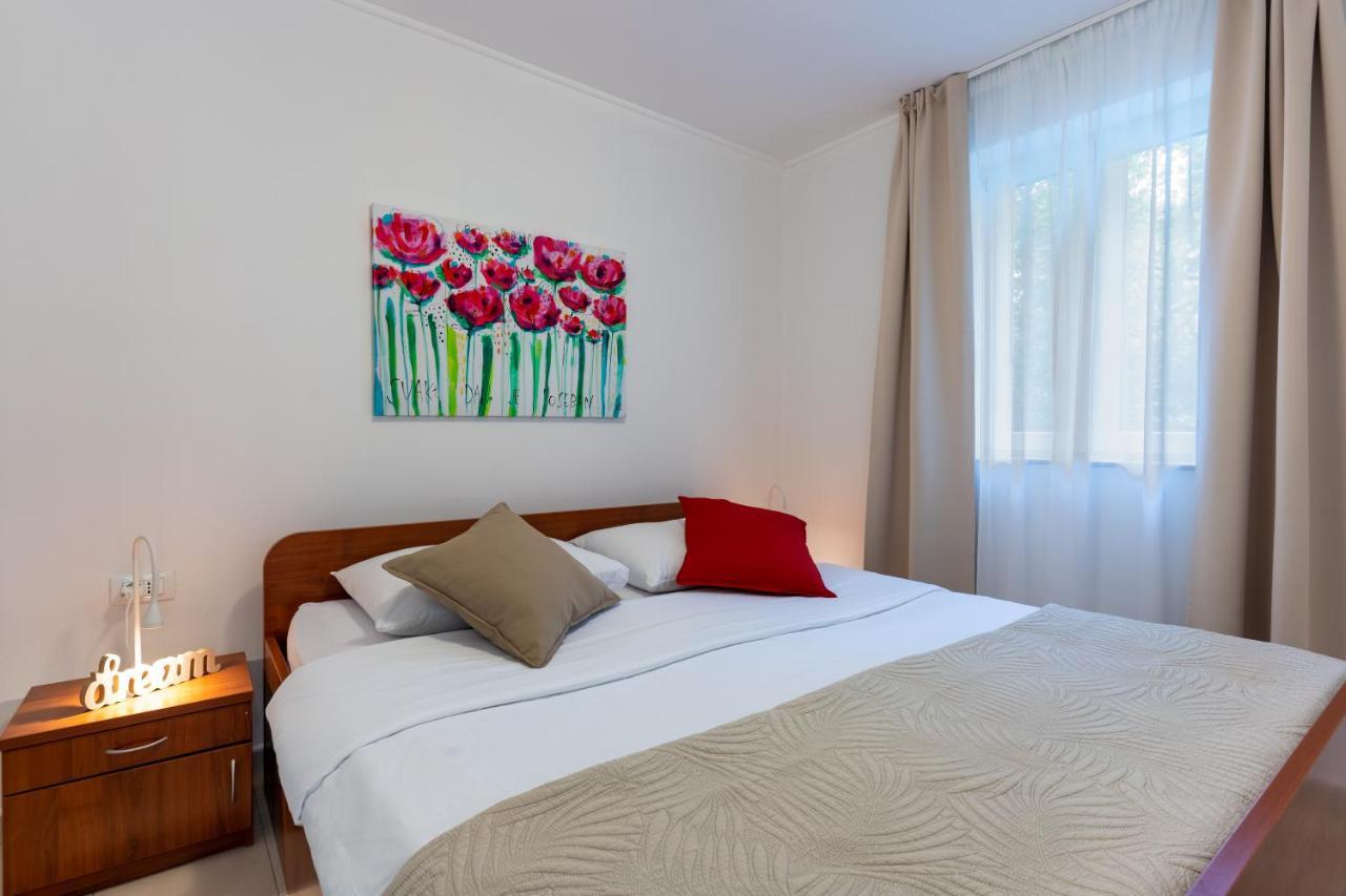 Apartments Dolac ネレジネ エクステリア 写真